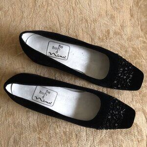 Black Velvet Pumps by Nina